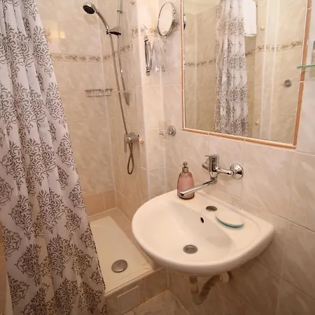 Appartement Kamil Apartments, Kolonada